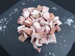 Careta de cerdo troceada