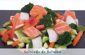 Salteado de salmon con verduras